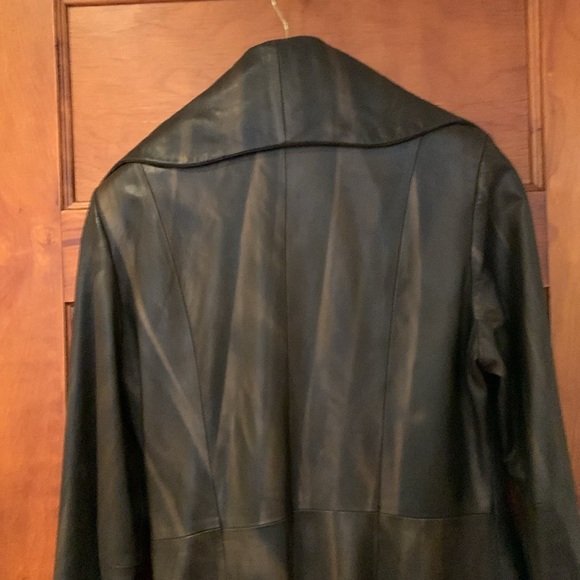 Beautiful and unusual long leather jacket - Picture 6 of 11